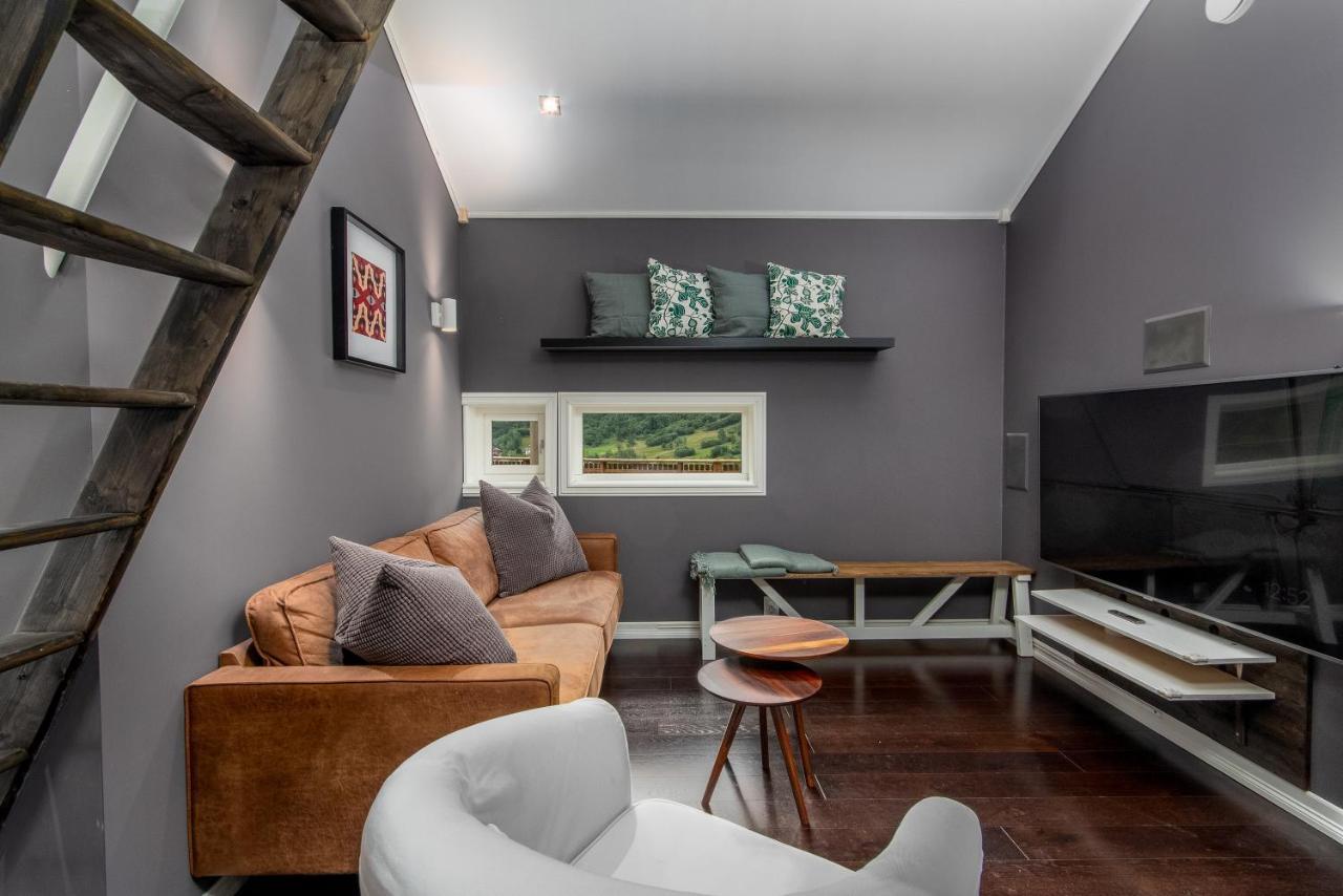 Panoramic Terrace, Huge Rain Shower And Cosy Lofts Flam Bagian luar foto